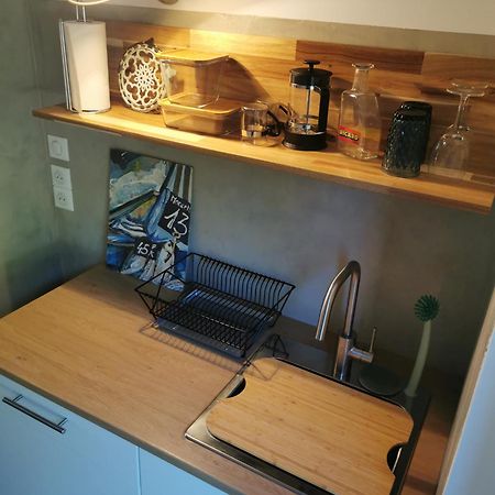 Studio De Charme En Provence, Piscine Et Jacuzzi Partages Le Luc Eksteriør bilde